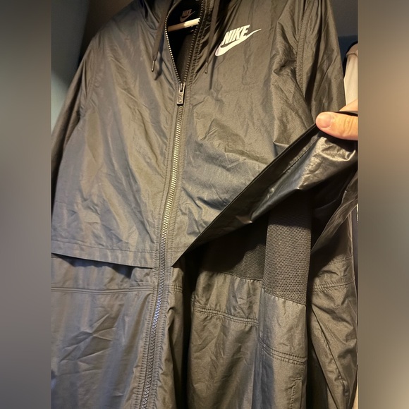 Black Nike windbreaker size xxl Worn a few times well loved and cared for! - Picture 2 of 5